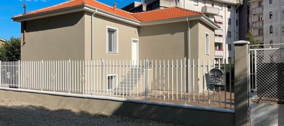 4 rooms Villa in Vigevano, Italy No. 297996 2