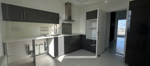 Квартира с 2 спальнями в Тур, Франция № 226998 4