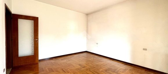 Apartamento de 4 habitaciónes en Sotto il Monte Giovanni XXIII, Italy No. 16419 23