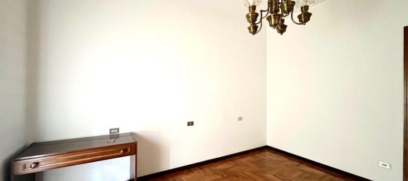 Apartamento de 4 habitaciónes en Sotto il Monte Giovanni XXIII, Italy No. 16419 18