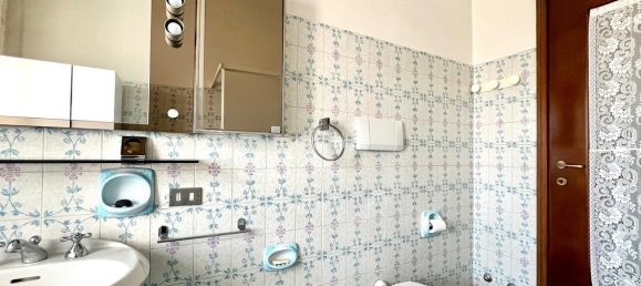 Apartamento de 4 habitaciónes en Sotto il Monte Giovanni XXIII, Italy No. 16419 2