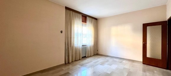 Apartamento de 4 habitaciónes en Sotto il Monte Giovanni XXIII, Italy No. 16419 8