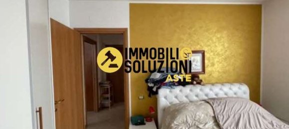 3-salle Appartement à Osio Sopra, Italy No. 185066 46