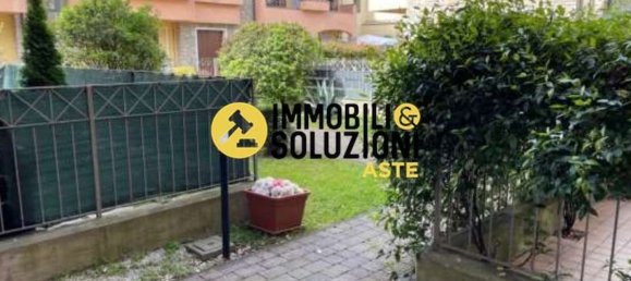 3-salle Appartement à Osio Sopra, Italy No. 185066 31