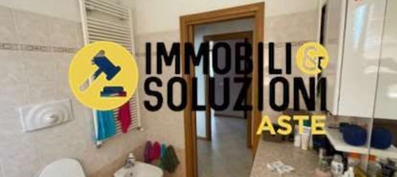 3-salle Appartement à Osio Sopra, Italy No. 185066 42