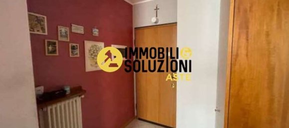 3-salle Appartement à Osio Sopra, Italy No. 185066 25