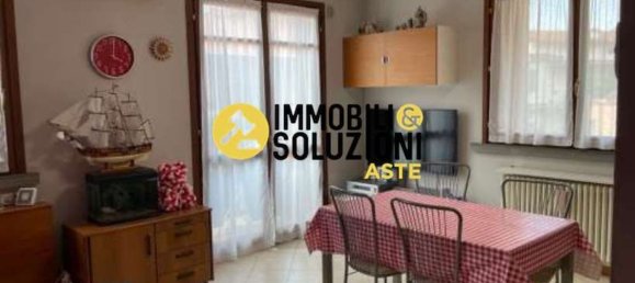 3-salle Appartement à Osio Sopra, Italy No. 185066 18