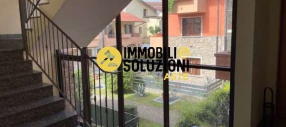 3-salle Appartement à Osio Sopra, Italy No. 185066 54