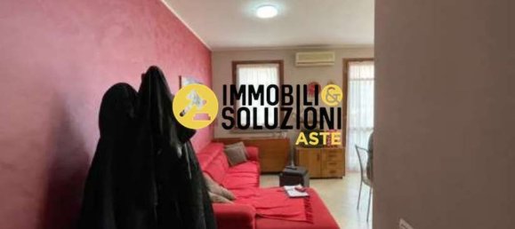 3-salle Appartement à Osio Sopra, Italy No. 185066 50