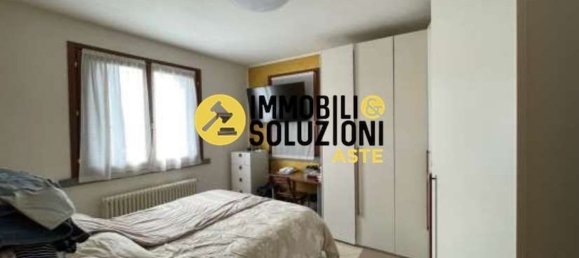 3-salle Appartement à Osio Sopra, Italy No. 185066 44