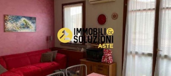 3-salle Appartement à Osio Sopra, Italy No. 185066 20