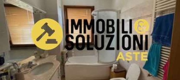 3-salle Appartement à Osio Sopra, Italy No. 185066 41