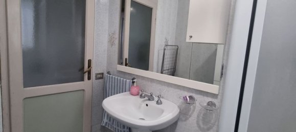 Квартира с 3 спальнями в Лоро Пичено, Италия № 338069 16