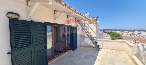 Квартира с 3 комнатами в Вьесте, Италия № 108921 19