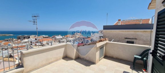 Квартира с 3 комнатами в Вьесте, Италия № 108921 18