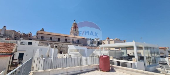 Квартира с 3 комнатами в Вьесте, Италия № 108921 23