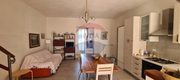 Квартира с 3 комнатами в Вьесте, Италия № 108921 3