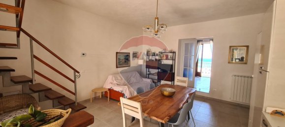 Квартира с 3 комнатами в Вьесте, Италия № 108921 4