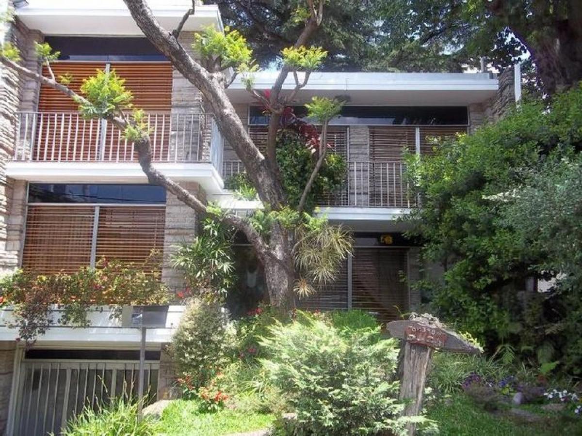 4 bedrooms House in General San Martin, Argentina No. 51076