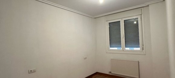Apartamento de 3 dormitorios en Vitoria-Gasteiz, Spain No. 162278 7