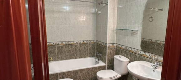Apartamento de 3 dormitorios en Vitoria-Gasteiz, Spain No. 162278 2