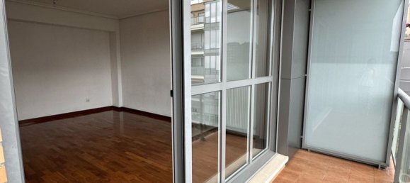 Apartamento de 3 dormitorios en Vitoria-Gasteiz, Spain No. 162278 5