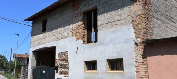 5 bedrooms House in Udine, Italy No. 315440 17