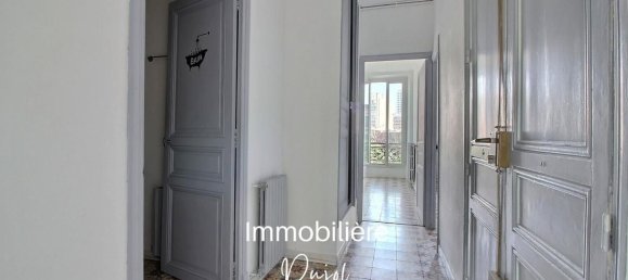 2 bedrooms Apartment in Marseille, France No. 334802 3