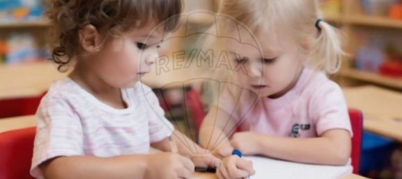 530m² Warehouse in Almada, Portugal No. 64879 3