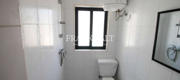 2 bedrooms Penthouse in Gzira, Malta No. 1184 12