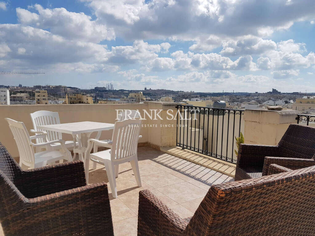2 bedrooms Penthouse in Gzira, Malta No. 1184