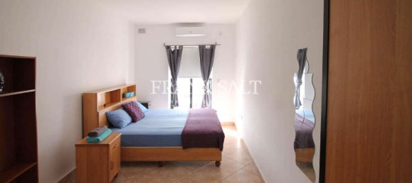 2 bedrooms Penthouse in Gzira, Malta No. 1184 10