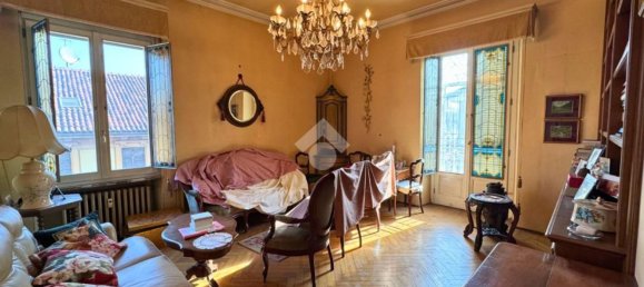 6-salle Appartement à Turin, Italy No. 52389 17