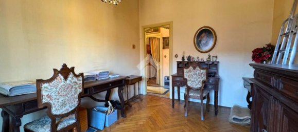 6-salle Appartement à Turin, Italy No. 52389 11