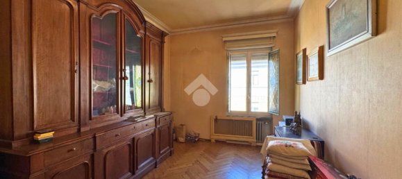 6-salle Appartement à Turin, Italy No. 52389 4