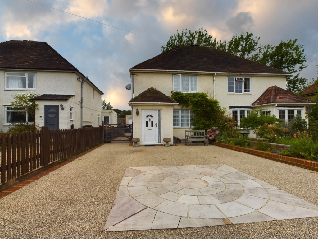 3 Schlafzimmer Haus in Leatherhead, United Kingdom, Nr. 13777