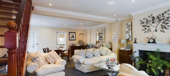 3 Schlafzimmer Haus in Leatherhead, United Kingdom, Nr. 13777 3