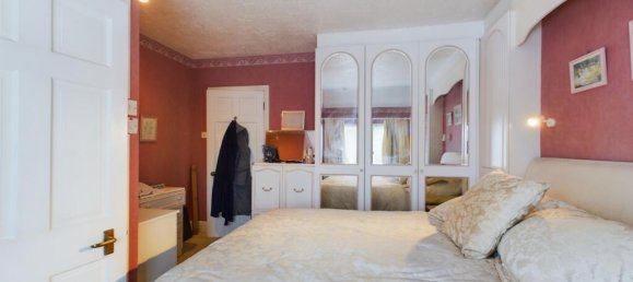 3 Schlafzimmer Haus in Leatherhead, United Kingdom, Nr. 13777 7