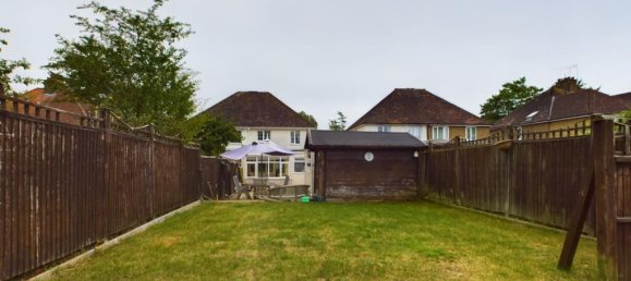 3 Schlafzimmer Haus in Leatherhead, United Kingdom, Nr. 13777 10