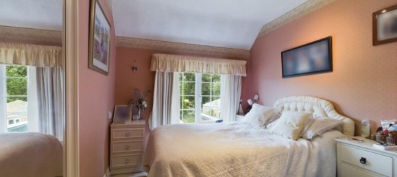 3 Schlafzimmer Haus in Leatherhead, United Kingdom, Nr. 13777 6
