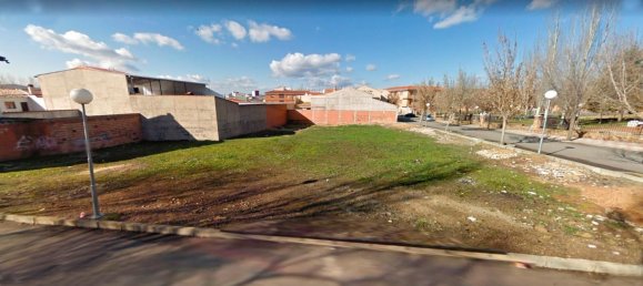 918m² Land in Piedrabuena, Spain No. 165997 2