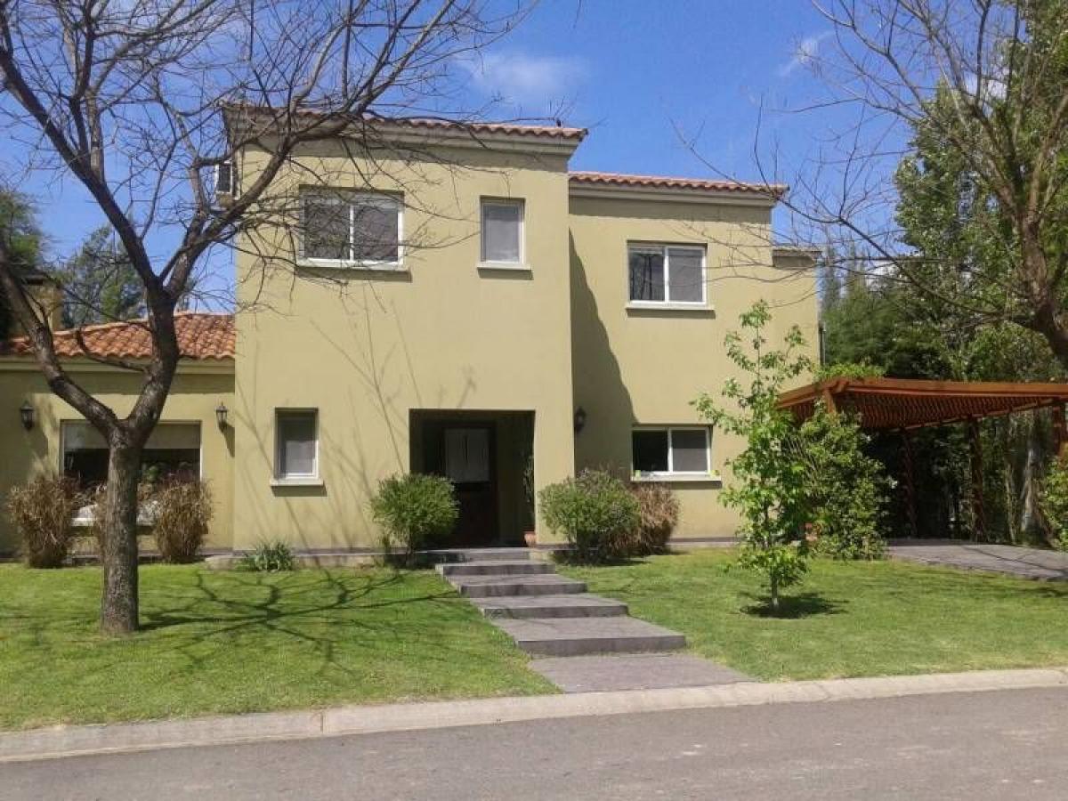 Дом с 3 спальнями в Тигре, Аргентина № 88557