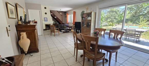 5 Schlafzimmer Schlösser in Saint-Sauveur-sur-Ecole, France, Nr. 281536 8