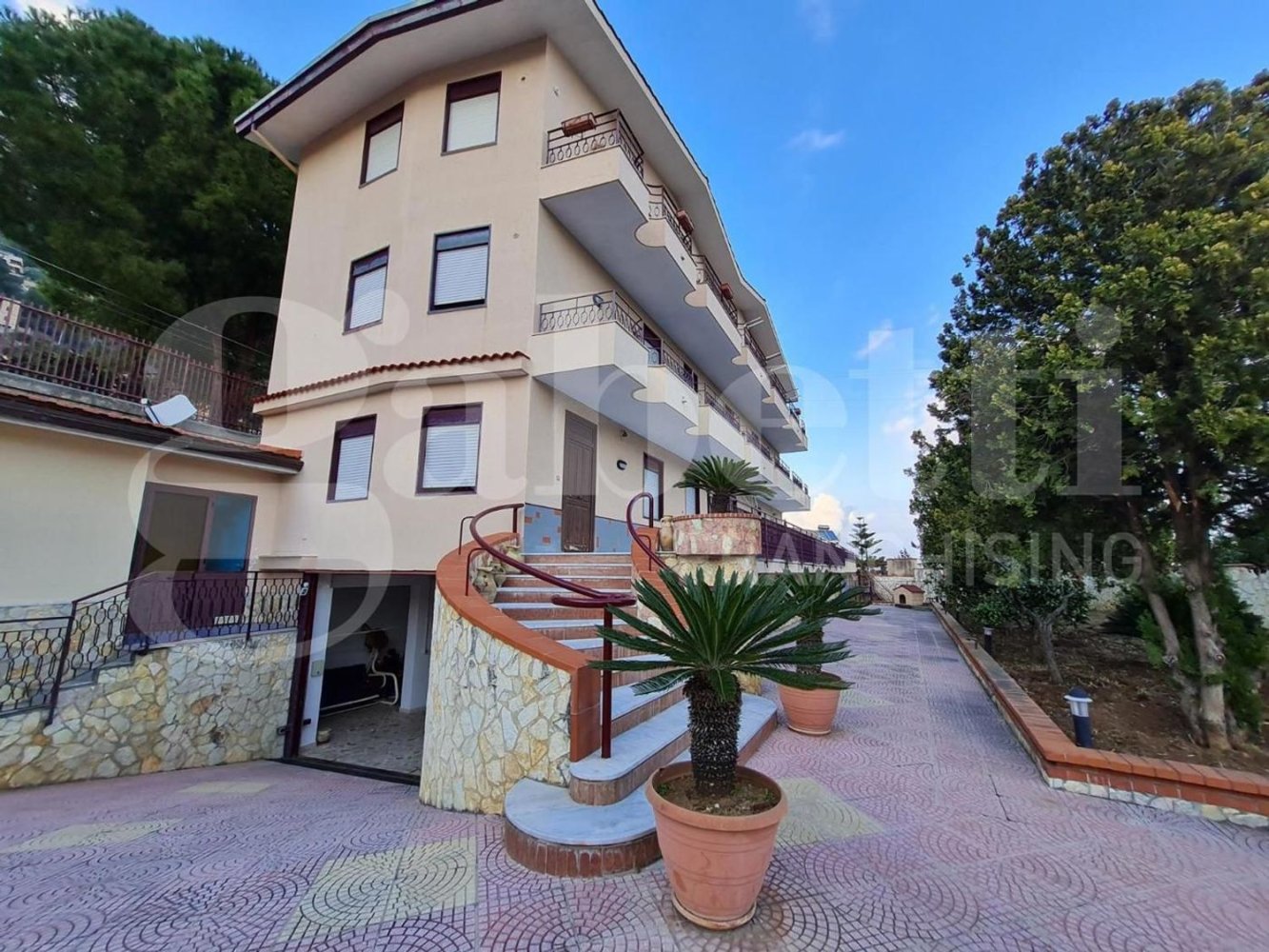 195m² Garage in Monreale, Italy No. 338497