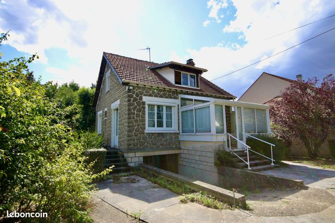 Casa de 3 dormitorios en Beauchamp, France No. 354066