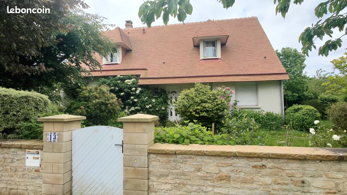 6 bedrooms House in Calvados, France No. 298454