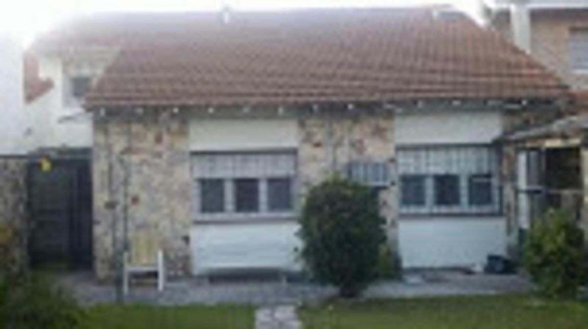 3 bedrooms Apartment in Vicente Lopez, Argentina No. 16564