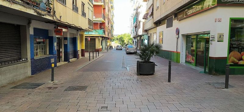  Commercial property in Granada, Spain No. 220292