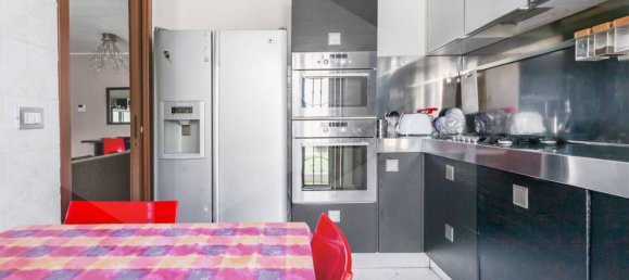 3 rooms Apartment in Milan, Italy No. 241878 12