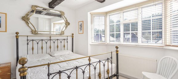 3 غرف نوم منزل في Virginia Water, United Kingdom رقم 8628 39